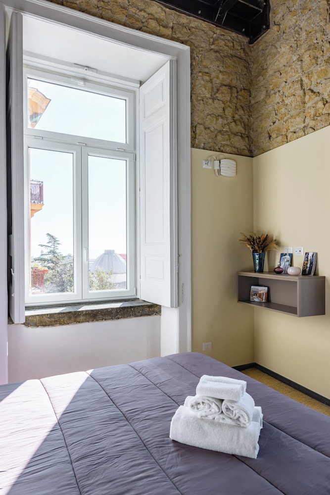 La Pinacoteca Aparthotel by NapoliApartments