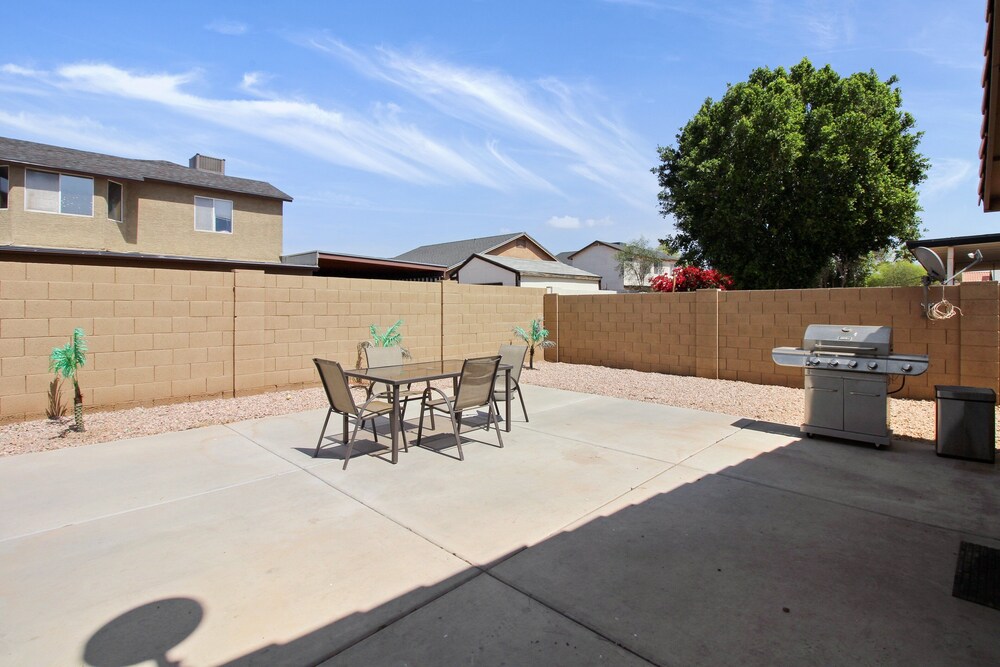 3 Bedrooms Near State Farm Stadium Pets