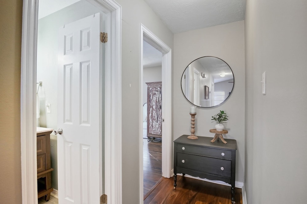 Howdy Hang Out - Cozy, Cute And Comfortable House! 2 Bedroom Home