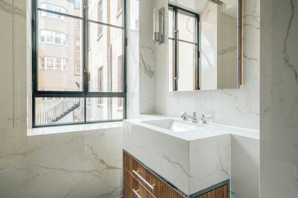 Claridge House by SLO
