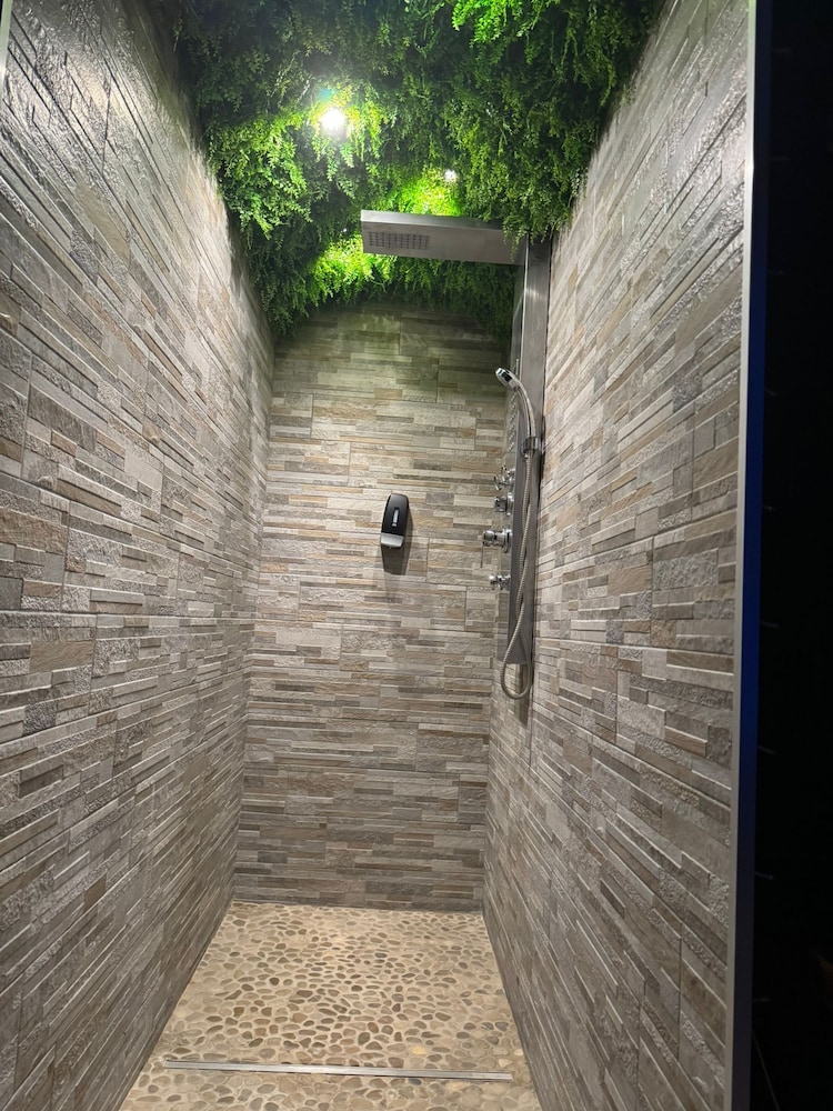 Royalty room spa