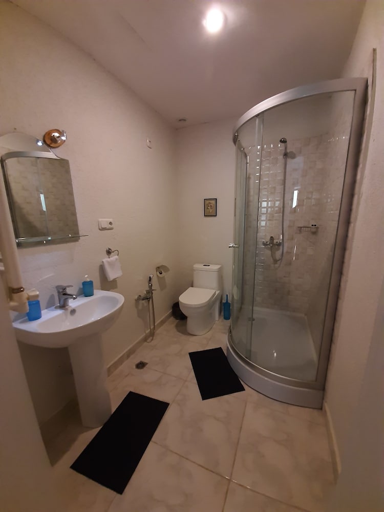LerMont Guest House