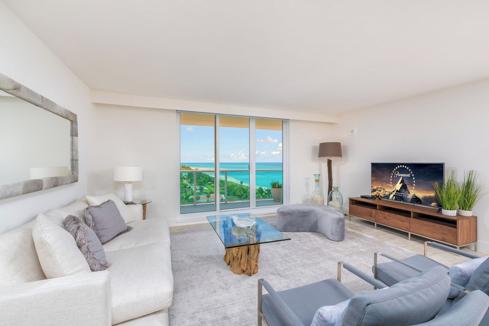 Luxury Vacation Rentals at 1 Hotel & Homes by LRMB