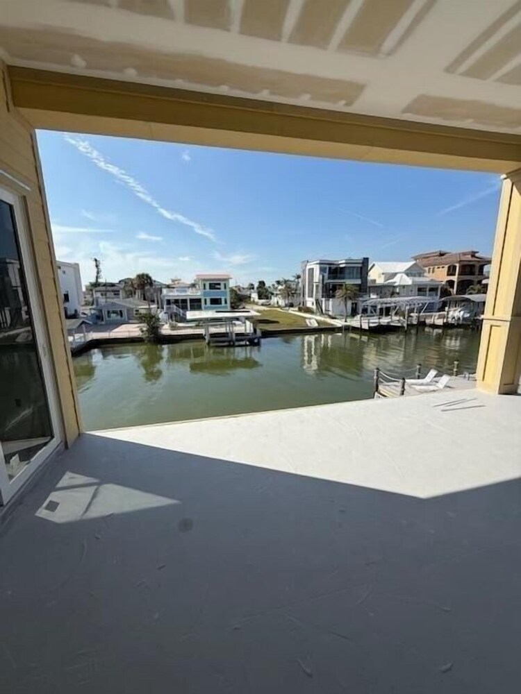 Brand New Luxury Build 265 Carolina Ave: Heated Pool, Hot Tub 6 Bedroom Home