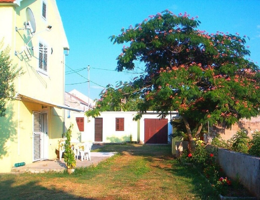 Mir - Family Apartments With Garden Terrace - A1 view 4