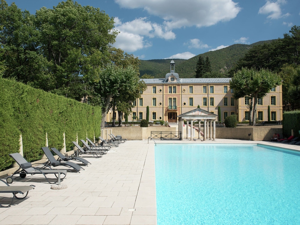 Cosy Flat in a Drome Chateau With Pool