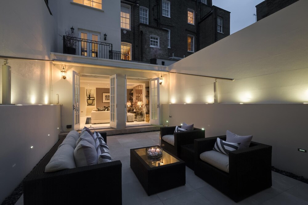 outdoor bbq area