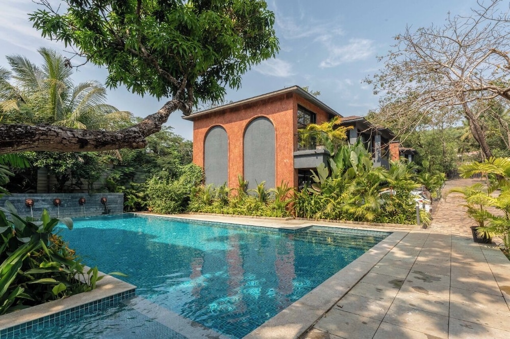 Luxury Villa with private Pool B1