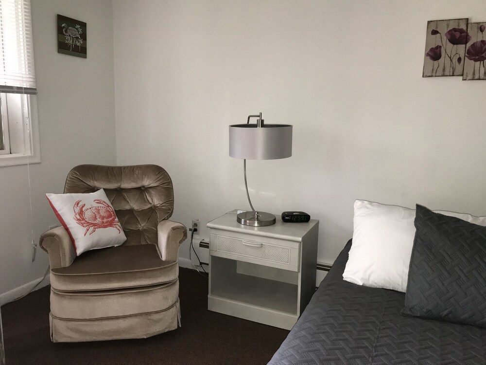 White Feather Motel