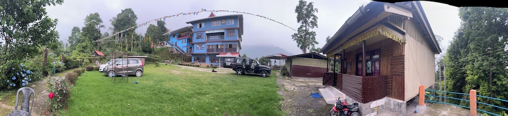 Khi Gha Thang Retreat