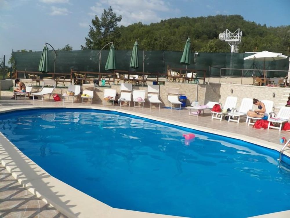 SOS Sporting Village