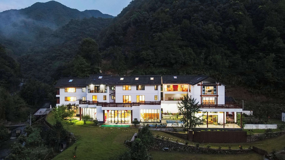 XiangLu YiMo Valley Retreat Guesthouse
