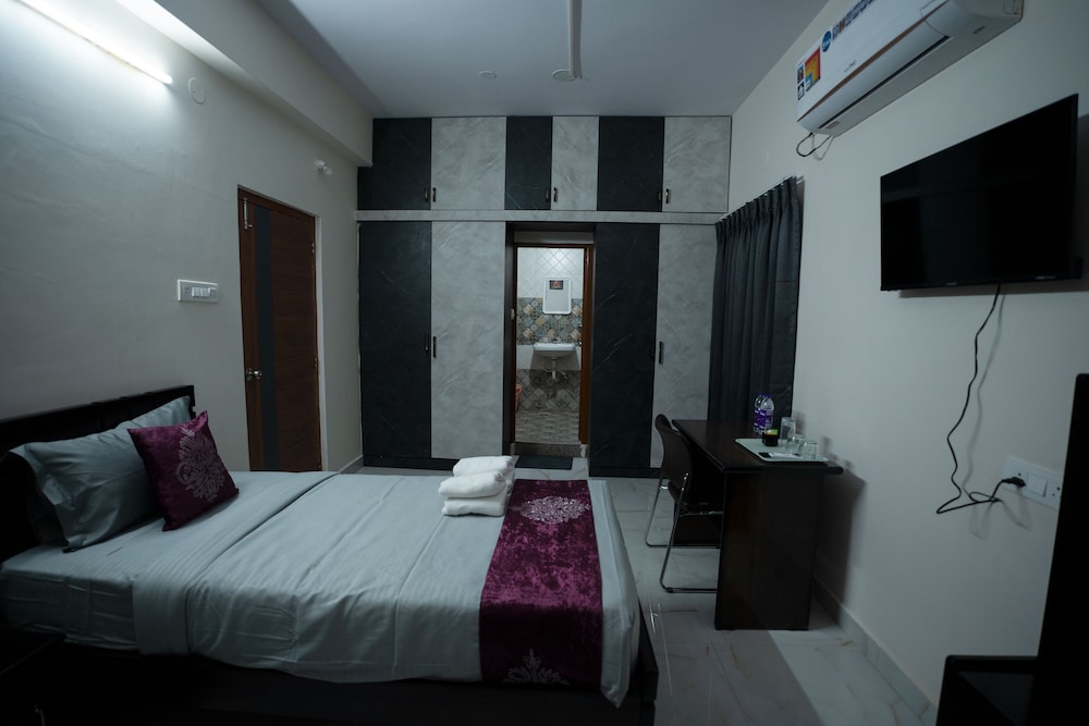 Yellow Bells Serviced Apartments Hitech City