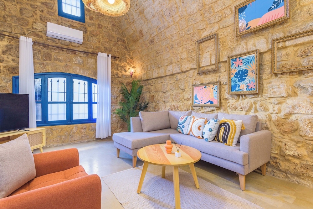 Galleria 1-Bedroom Apartment in Batroun