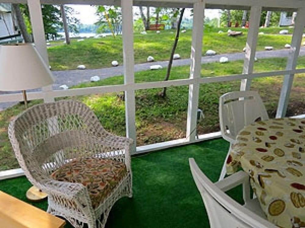 Birch Cliff Lodge on Baptiste Lake