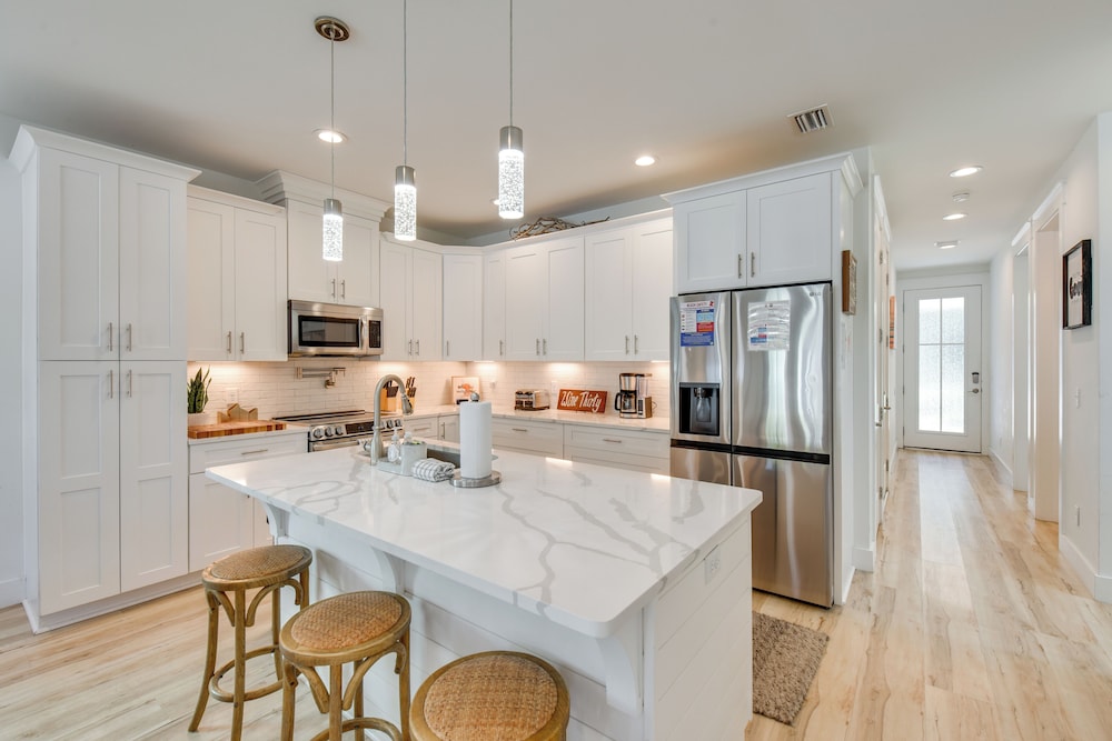 Walk to Pier: Modern PCB Getaway w/ Private Pool!