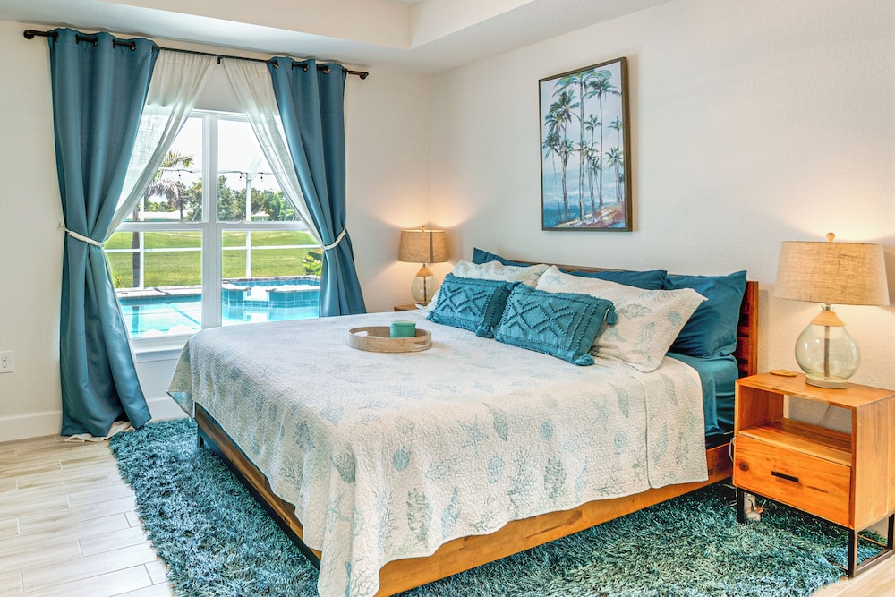 Golf Course-facing Poolside Oasis in Rotonda West!
