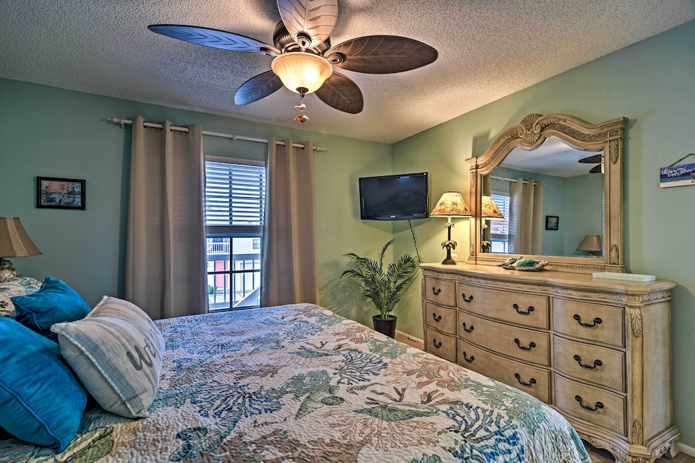 Resort Home < 1 Mi to Treasure Island Beachfront view 2
