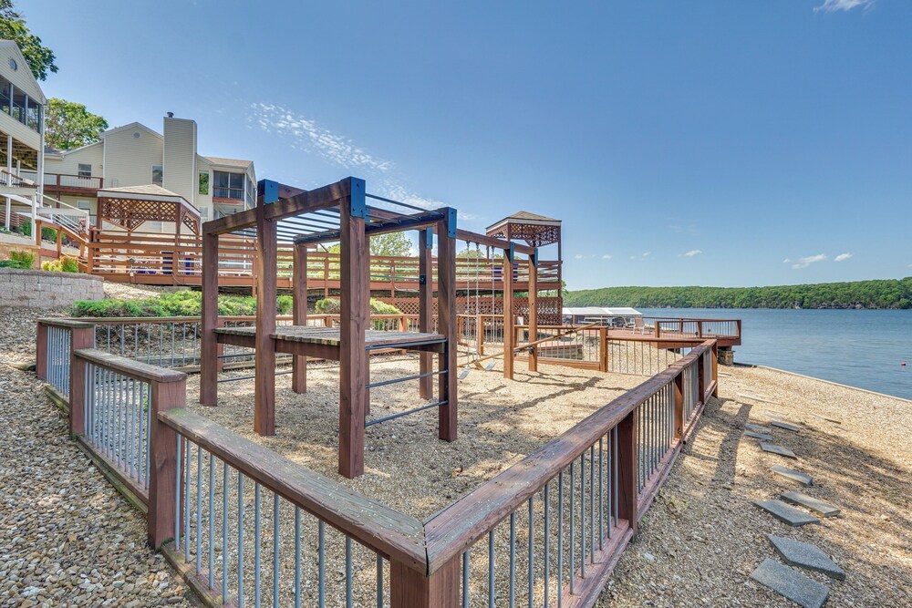 Pet-friendly Condo w/ Pool Access in Osage Beach