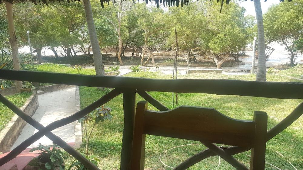 Mafia Beach Bungalows