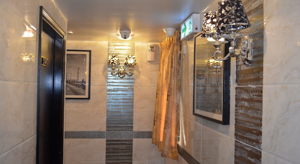 Skycity Hostel