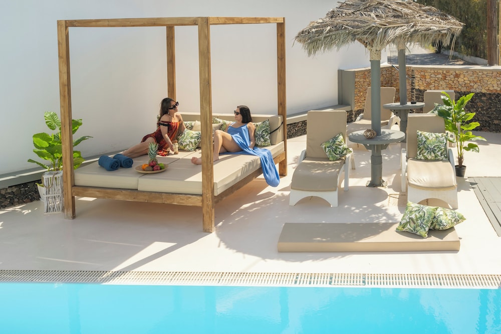 Loukas & Emma Eco Houses