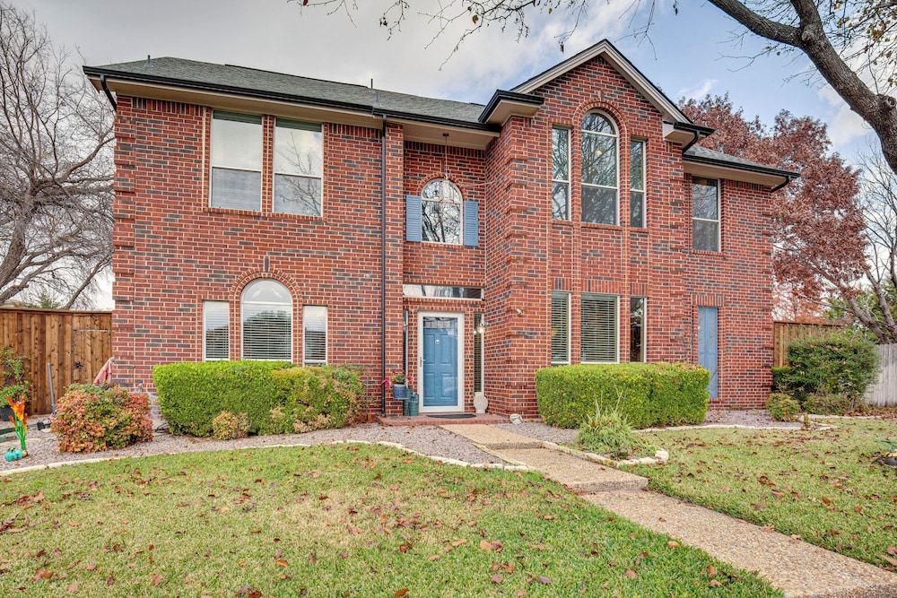 3 Mi to the Star: Spacious Home w/ Yard + Gazebo!