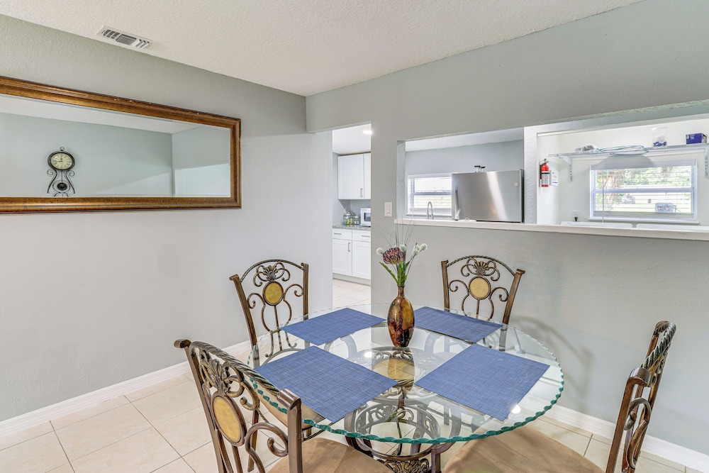Within 10 Mi of Fort Pierce Beaches! Bright Duplex