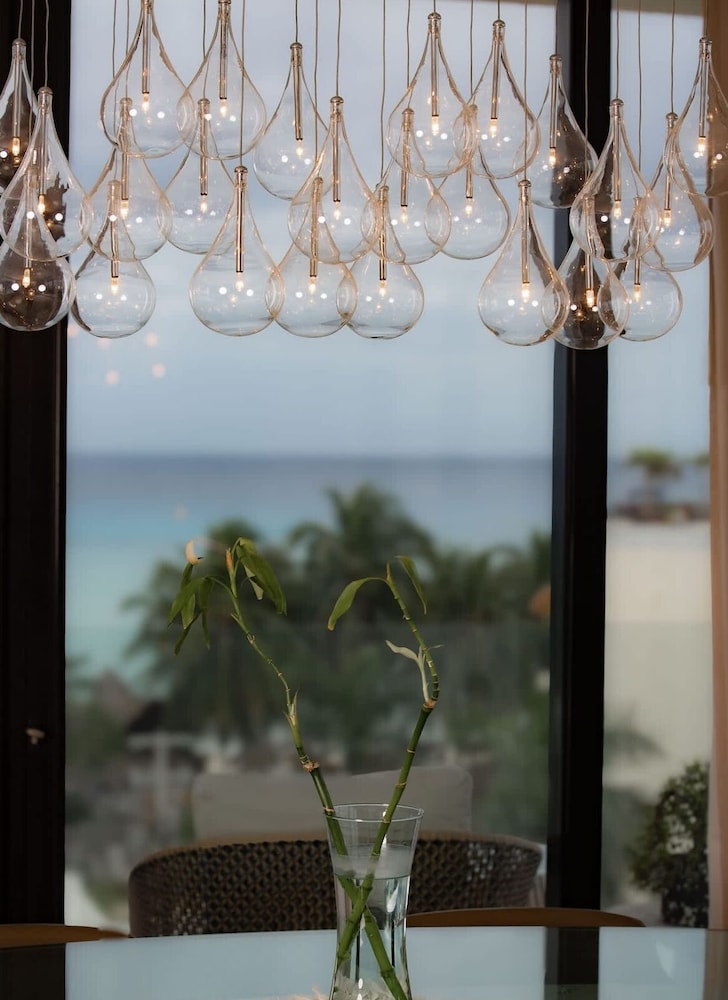 3 Br. Ocean Front PH With Stunning Views