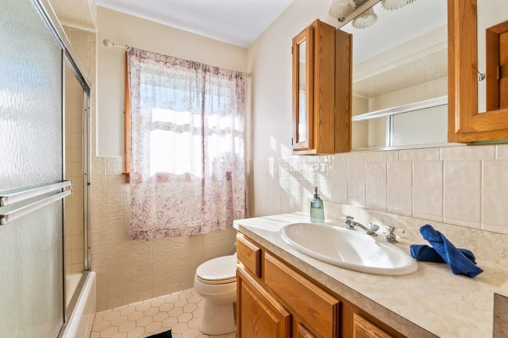 HV Spacious Retreat Sleeps 13 w Hot Tub