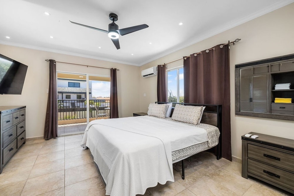 Luxury Noord 3 2 Villa - W Private Saltwater Pool