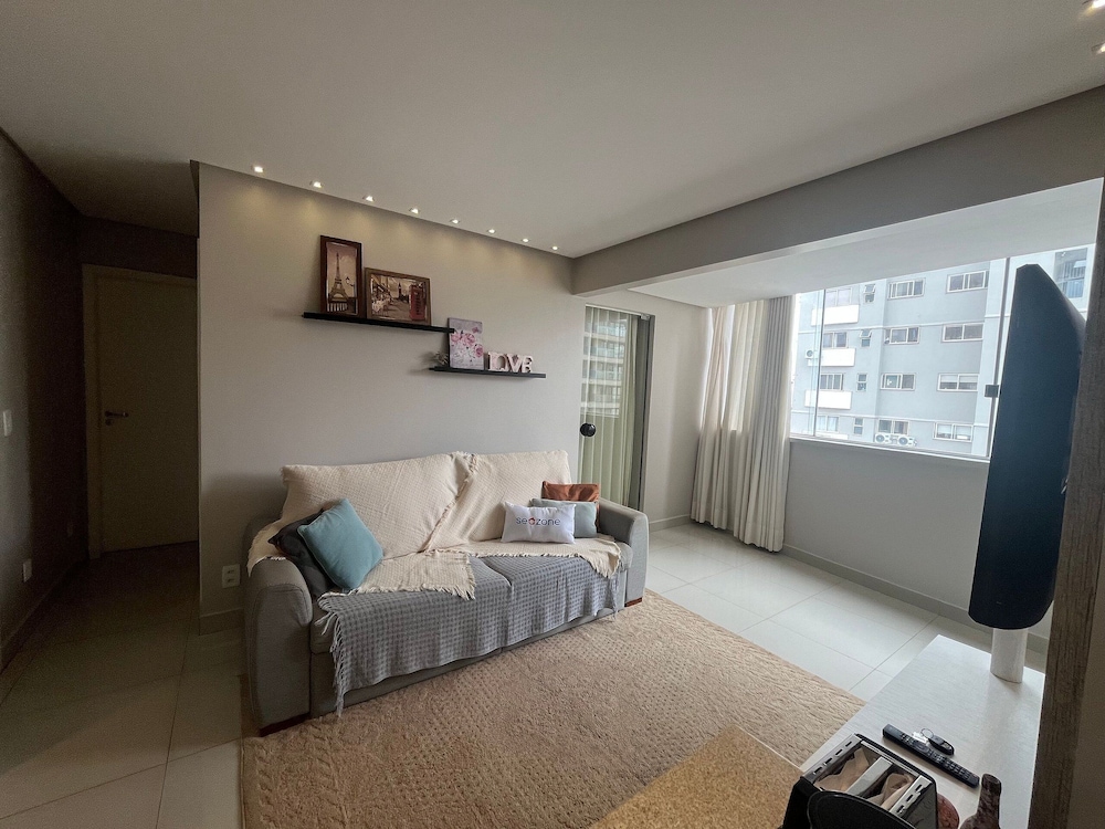 2brs apt 950 m fr/ Flamboyant Mall Unq1104