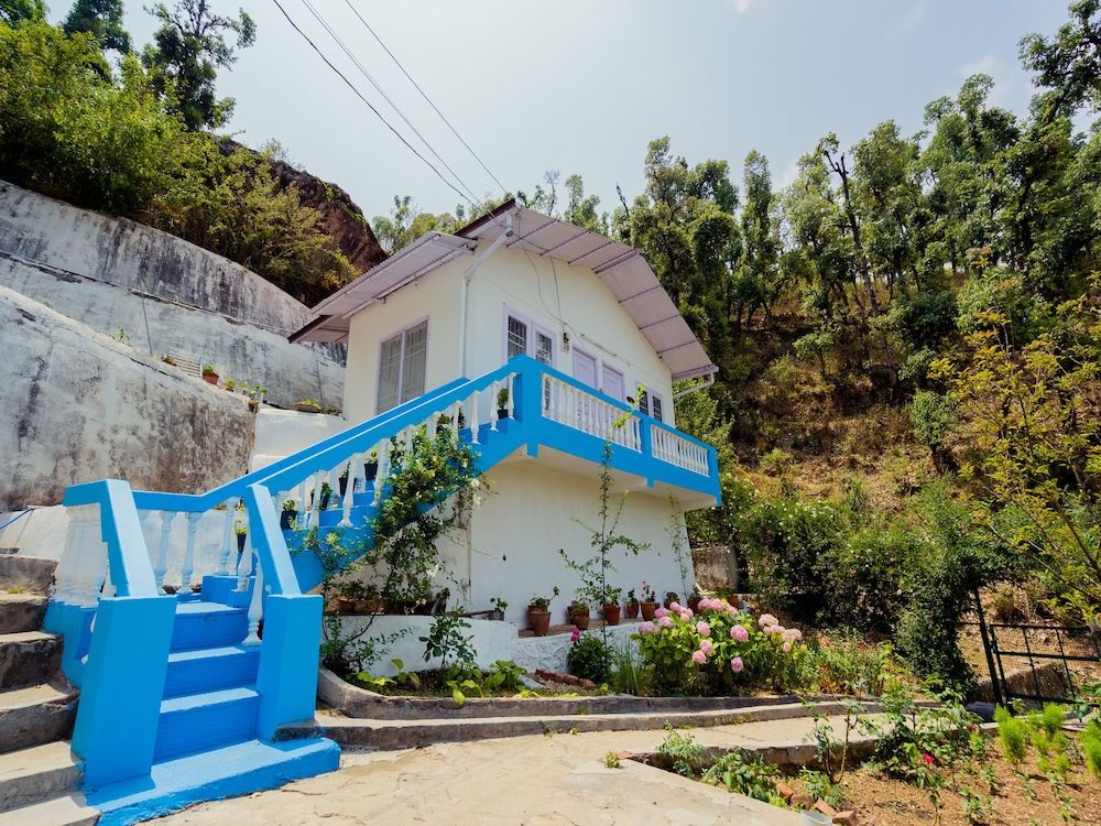 OYO 14133 Home Oak Cottage 1BHK Kempty Road