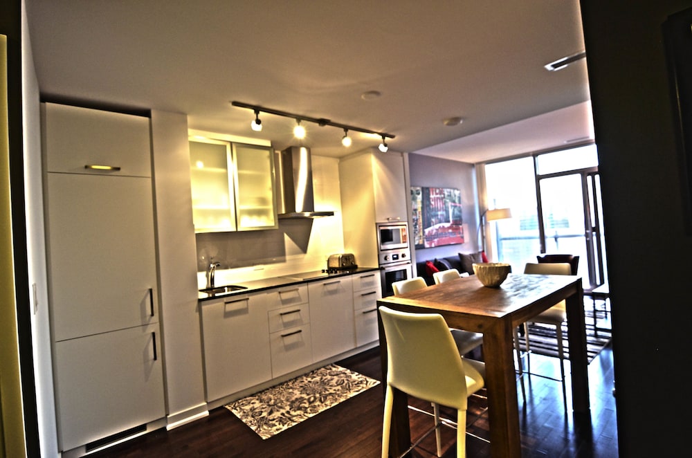 Toronto Escape - Onyx Suite