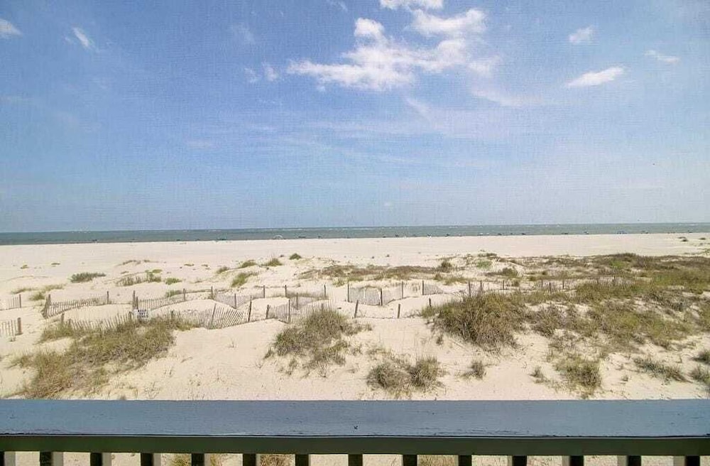 202 F Port O Call by Avantstay Amazing Oceanfront Views!