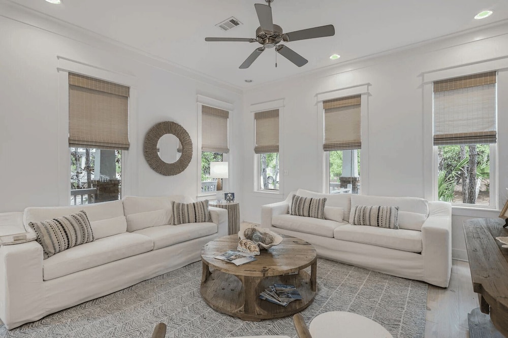 Longleaf Pines by Avantstay Community Pool + Bonfires