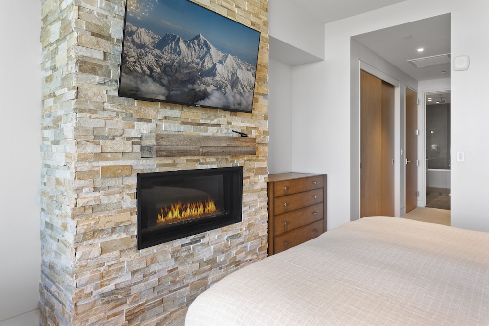 One Empire Pass Lodge at Deer Valley Resort - Three Bedroom Residence #504 3 Condo