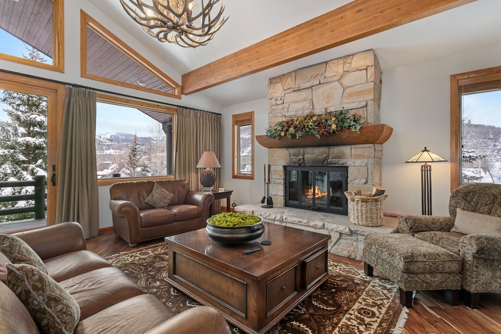 Queen Esther Drive Home at Deer Valley Resort - 4 Bedroom Home with Hot Tub #2436 4 Condo
