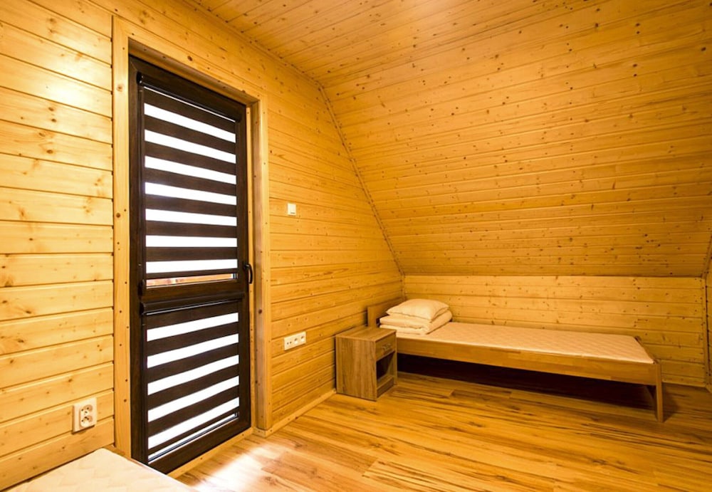 Two-storey Holiday Cottages, Plesna