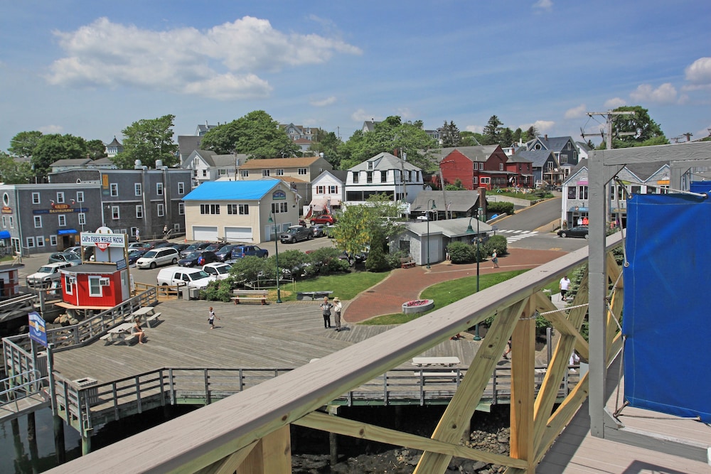 Fishermans Wharf Inn