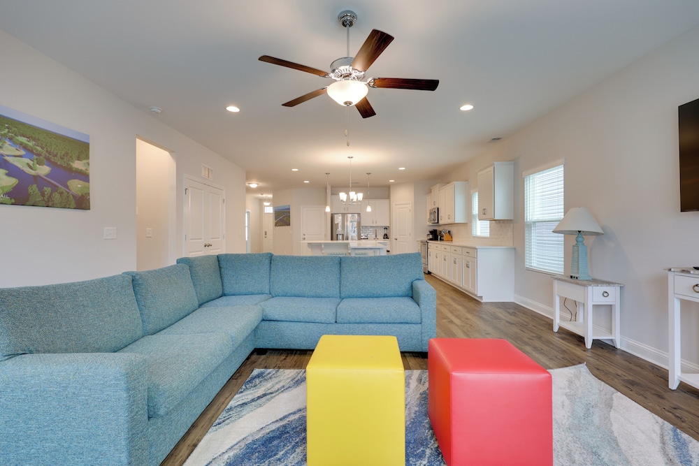 3 Mi to Golf & Waterway: Ocean Isle Beach Retreat!