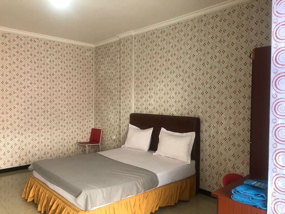 Hotel O Madina Homestay