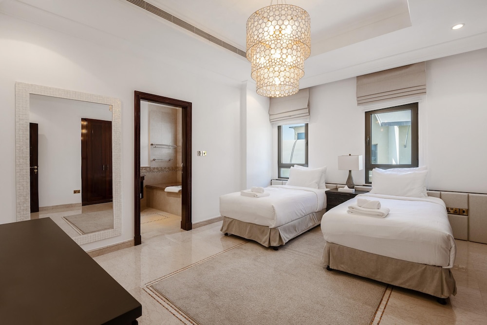 Villa on Beach w Private Pool The Palm Jumeirah