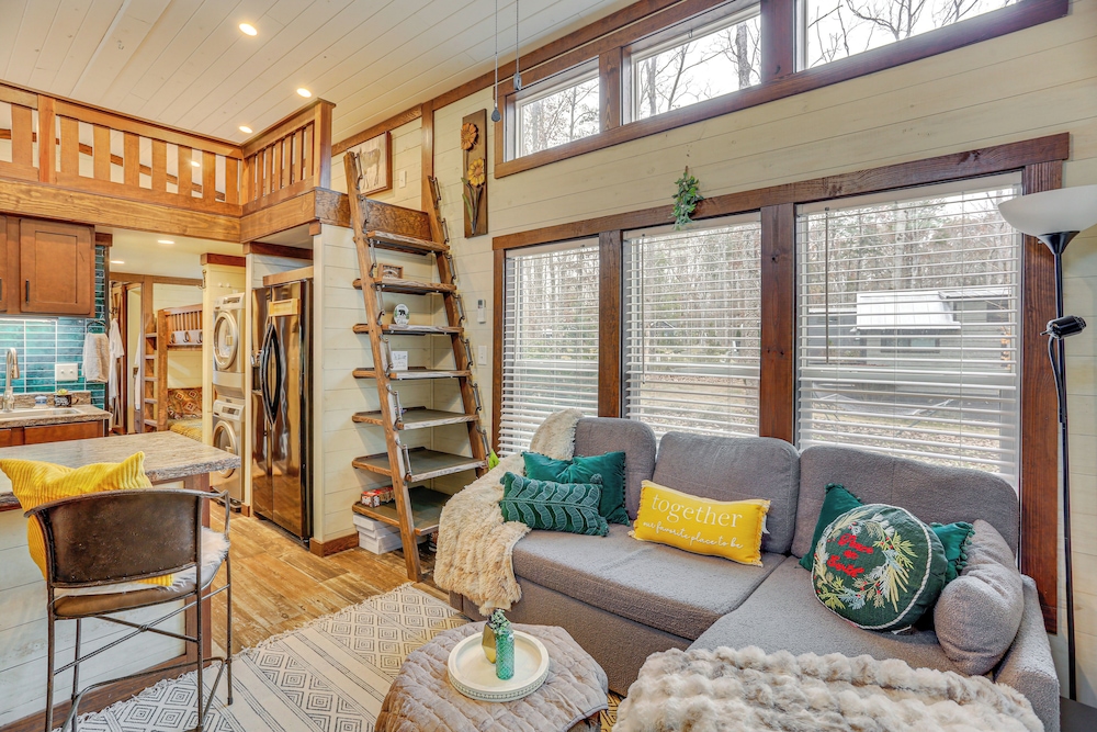On-site Trails + Furnished Deck: Monteagle Escape!