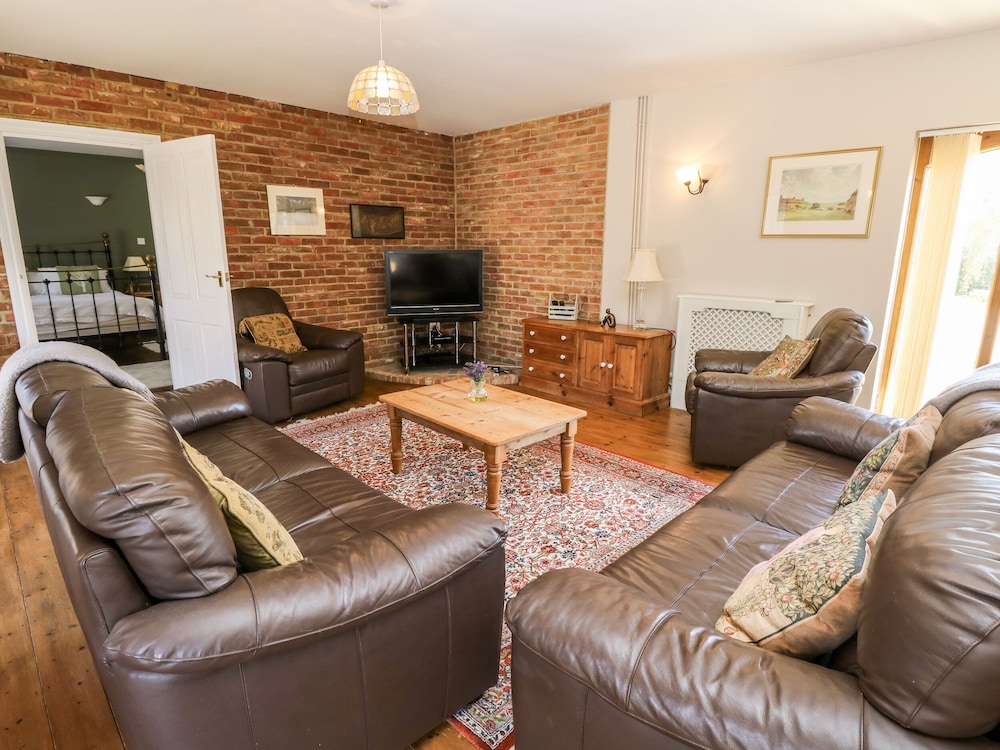 Ryde Vacations - The Coach House - Property Image 7