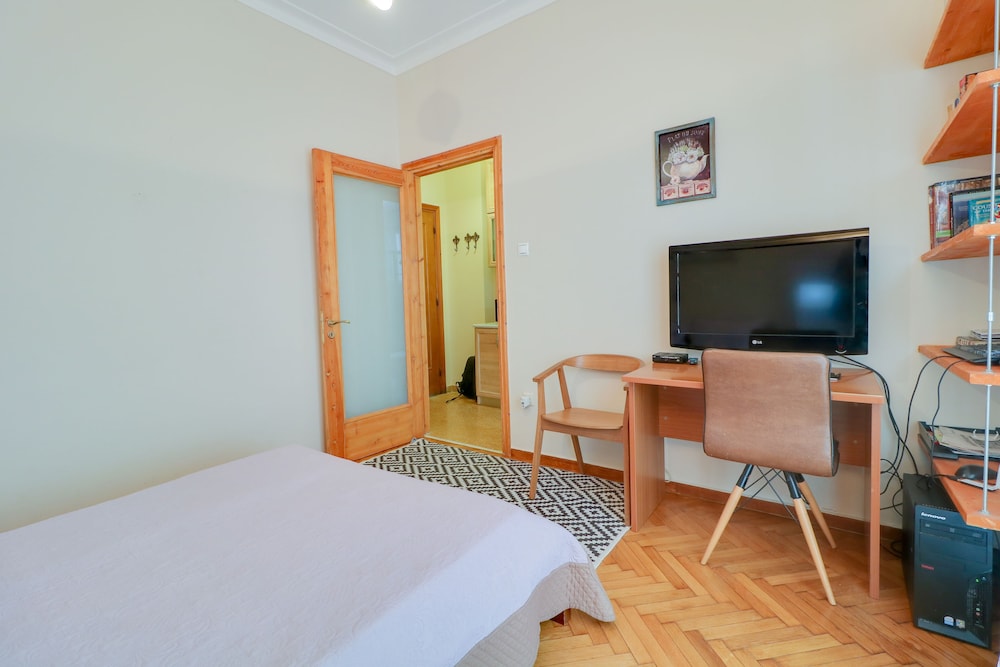 Parliament Syntagma Apartment by Living-Space