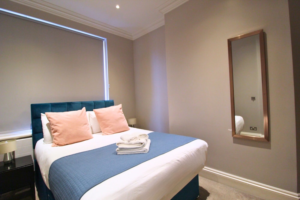 Barons Court Apartments by Viridian Apartments