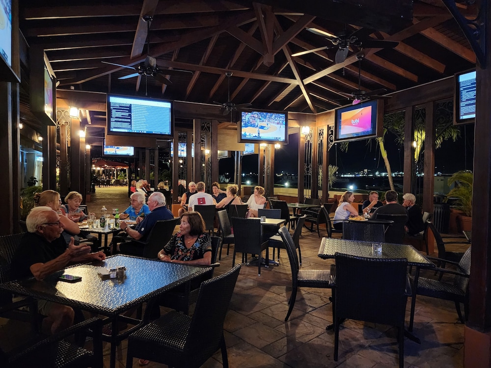 Simpson Bay Resort Marina & Spa 59
