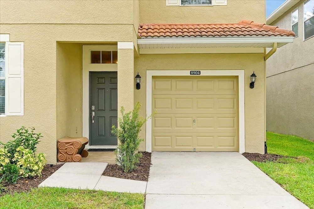 Spacious Vacation Home, No Rear Neighbors! Close To Clubhouse,bbq, Resort Community 6 Bedroom Home
