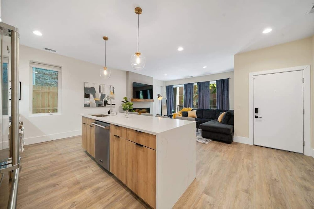 New Two Bed Condo by United Center With Balcony